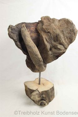 skulptur aus holz