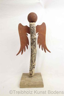 Engel aus Holz 