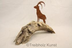 Steinbock auf Holz